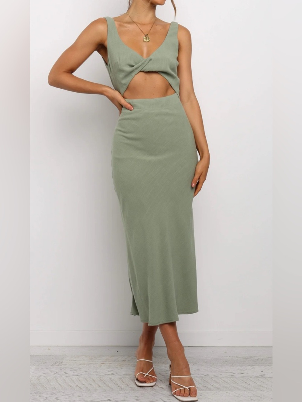 Petal And Pup Apollo Dress Size US 6 Olive Green Cutout  Midi Beach Party